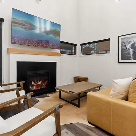 Villa Quarry Chic Retreat